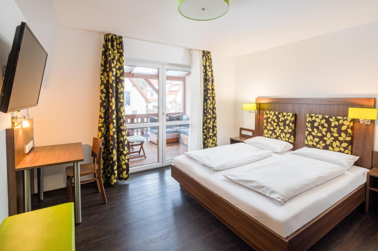 Hotel Knorz เซิร์นดอร์ฟ ภายนอก รูปภาพ
