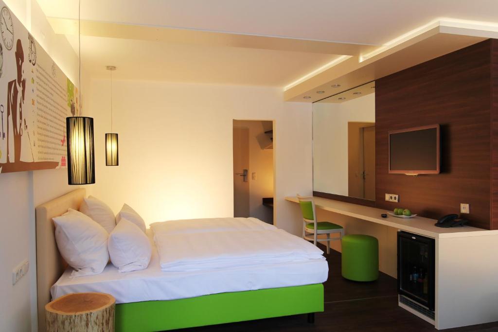 Hotel Knorz เซิร์นดอร์ฟ ภายนอก รูปภาพ