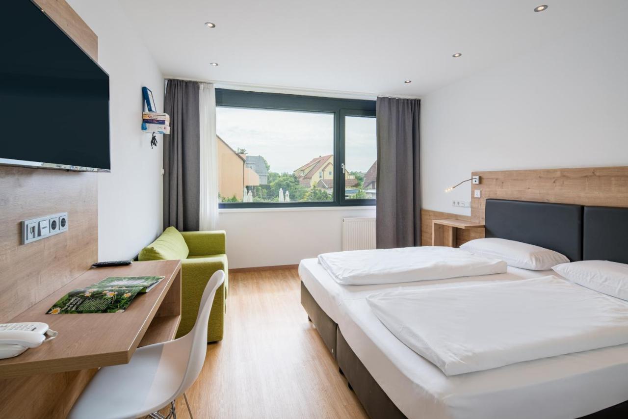 Hotel Knorz เซิร์นดอร์ฟ ภายนอก รูปภาพ